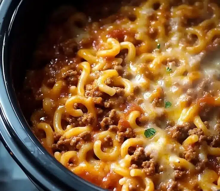 Homemade Crockpot Ground Beef Pasta: Cozy Comfort in a Bowl