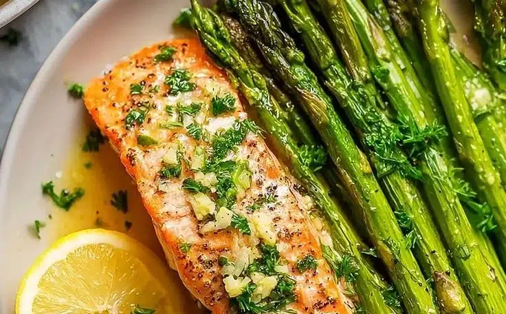Baked Salmon in Foil with Asparagus and Lemon Garlic Butter Sauce